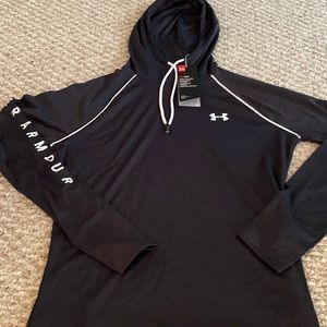 Womens small under armour hooded long sleeve athletic shirt black size small
